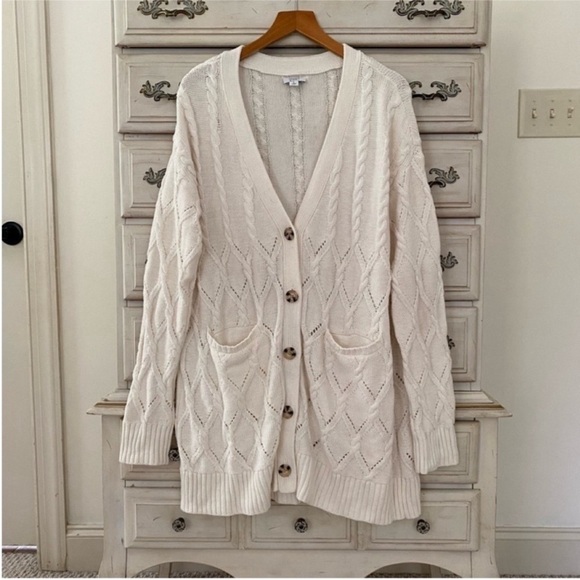 crown & ivy Sweaters - Crown & Ivy Cream Cable Knit Pocketed Cardigan